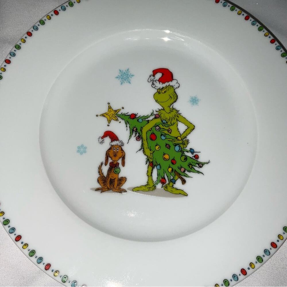 NEW ZRIKE DR SEUSS HOW THE GRINCH STOLE CHRISTMAS MAX WHITE SALAD DESSERT PLATE